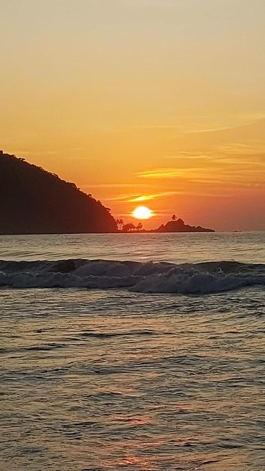 Casa 51 Hostel Ubatuba Bagian luar foto
